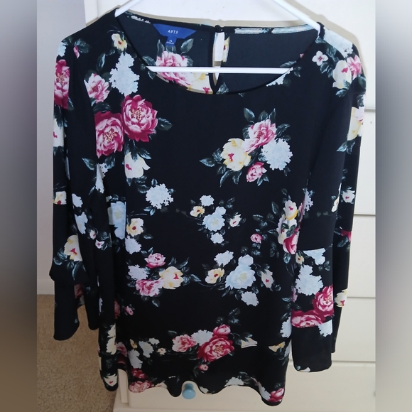 Floral Long Sleeve Top - Picture 4 of 4